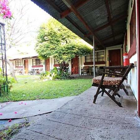 Zigzag Town Lodge Ливингстън Екстериор снимка