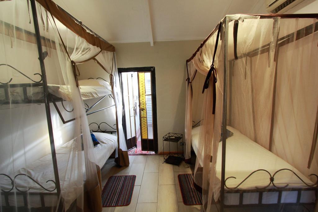 Zigzag Town Lodge Ливингстън Екстериор снимка