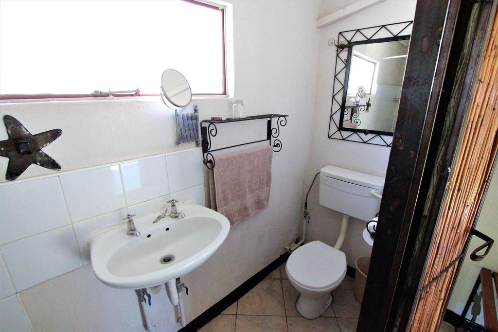 Zigzag Town Lodge Ливингстън Екстериор снимка