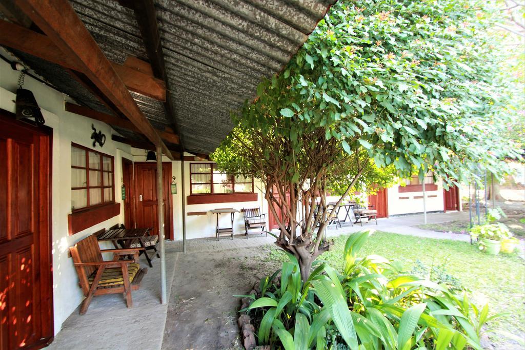Zigzag Town Lodge Ливингстън Екстериор снимка