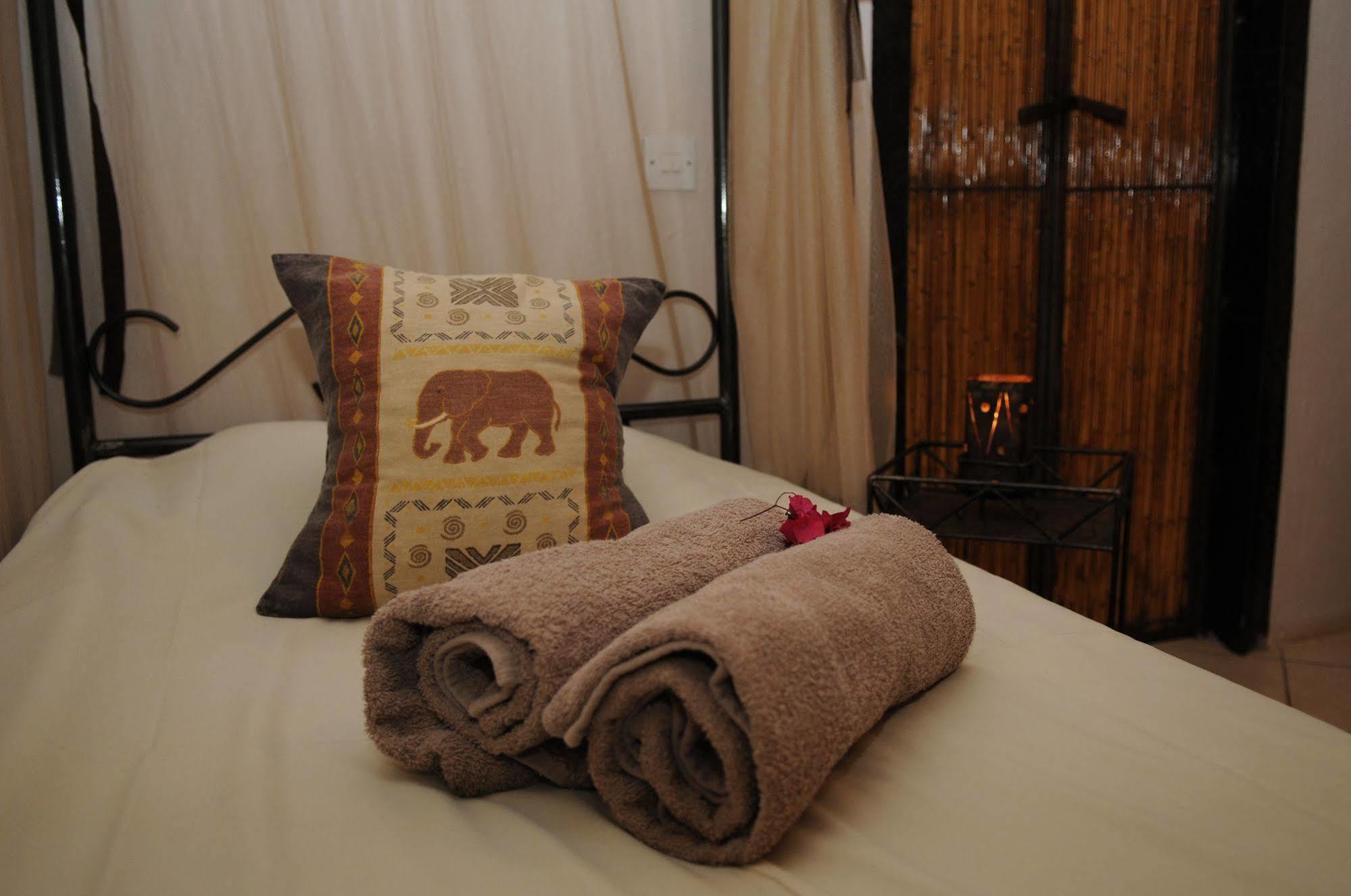 Zigzag Town Lodge Ливингстън Екстериор снимка