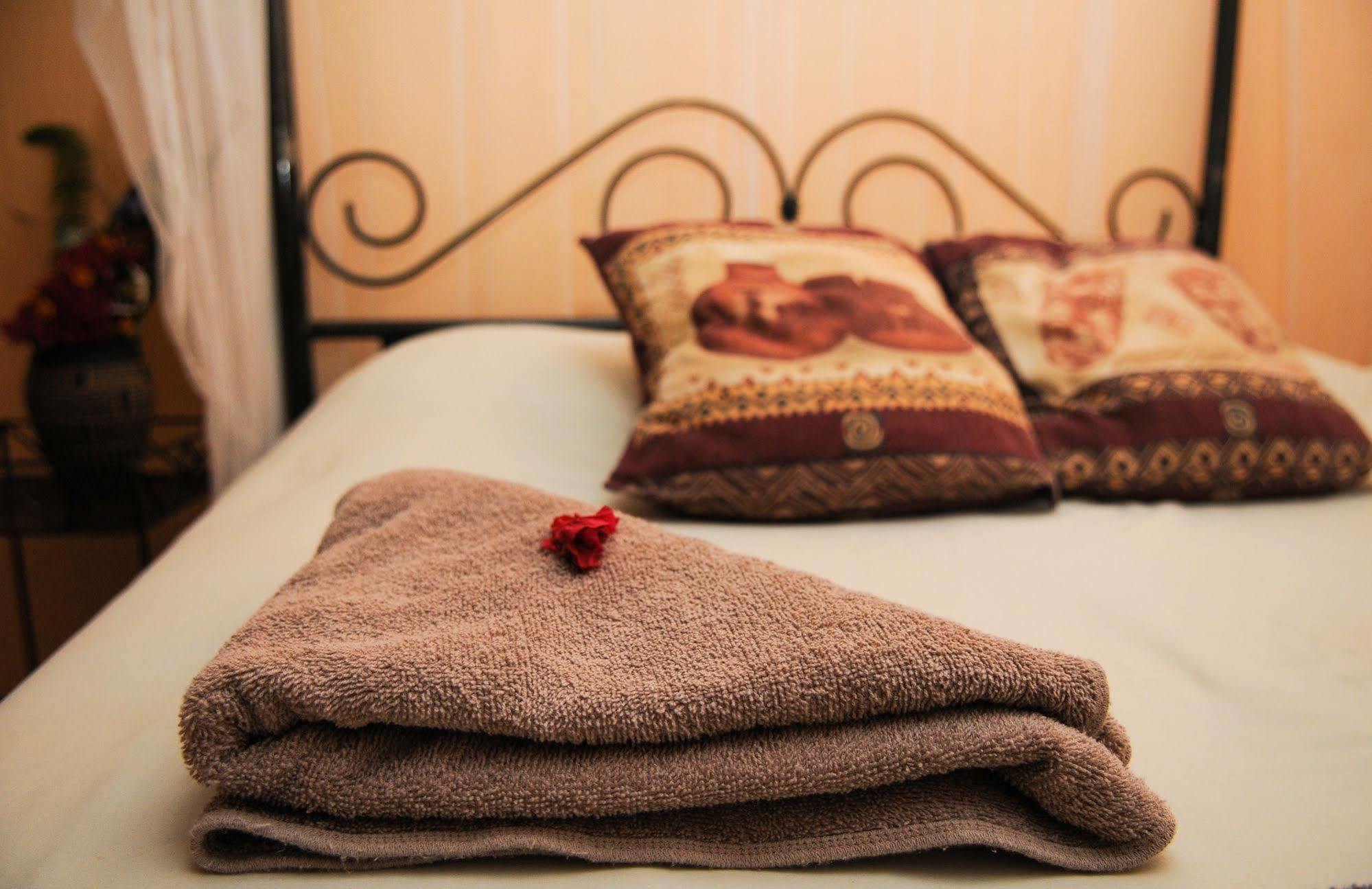 Zigzag Town Lodge Ливингстън Екстериор снимка